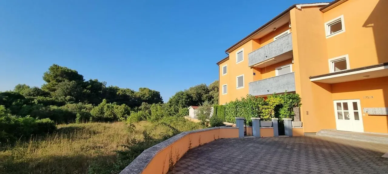 Bella Nina Apartment Liznjan 0*,  Croatia